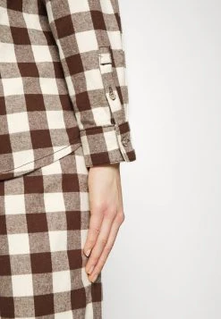 Besorgen ❤️ Karl Kani CHEST SIGNATURE FLANNEL - Hemdbluse - Sand/brown, Damen ⭐ -Karl Kani Verkäufe 043d7f3c97d54bb2a6ba355933348580