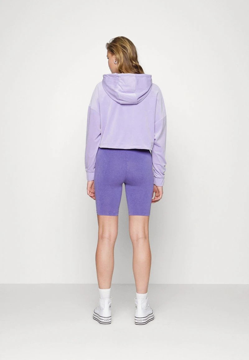 Billig ⌛ Karl Kani SMALL SIGNATURE CROP HOODIE - Kapuzenpullover - Lila, Damen ❤️ 3 Billig ⌛ Karl Kani SMALL SIGNATURE CROP HOODIE - Kapuzenpullover - Lila, Damen ❤️ – Bild 3
