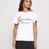 Beste Bewertungen von 🔥 Karl Kani SIGNATURE TEE - T-Shirt Print - White, Damen 🌟 -Karl Kani Verkäufe 06724ce7888d40418688af1cfff6c712