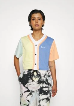 Bestpreis ❤️ Karl Kani CHEST SIGNATURE BLOCK SHORT ⚾ BASEBALL - T-Shirt Print - Blue, Damen 💯