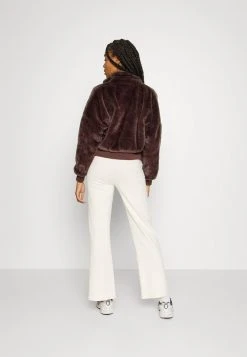 Besorgen ✨ Karl Kani SIGNATURE JACKET - Fleecejacke - Brown, Damen ❤️ 8 Besorgen ✨ Karl Kani SIGNATURE JACKET - Fleecejacke - Brown, Damen ❤️ -Karl Kani Verkäufe 086d10d31b474844b4bd9b9e81d75b7a