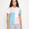 Billig 👏 Karl Kani SIGNATURE BLOCK TEE - T-Shirt Print - Light Blue, Damen ❤️ -Karl Kani Verkäufe 0c3c59318bb44a2cadcad9f058d2b73b
