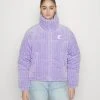 Beste Bewertungen von ⭐ Karl Kani FUZZY PUFFER JACKET - Winterjacke - Lilac, Damen 😍