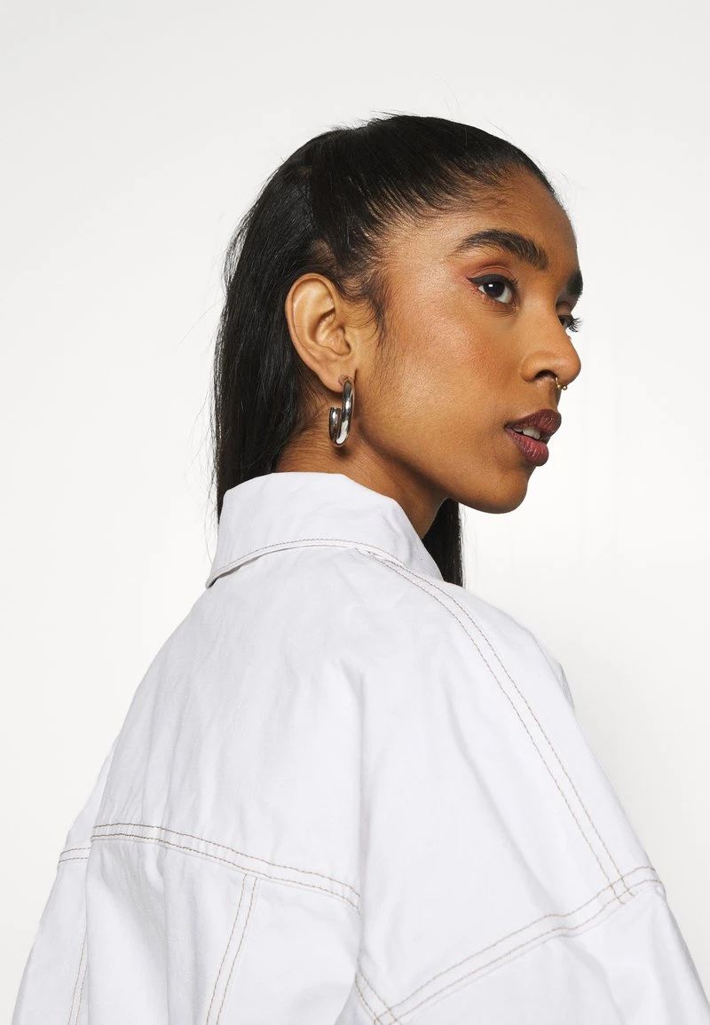 Rabatt ⭐ Karl Kani 💯 Jeansjacke - White, Damen 🔔 5 Rabatt ⭐ Karl Kani 💯 Jeansjacke - White, Damen 🔔 – Bild 5