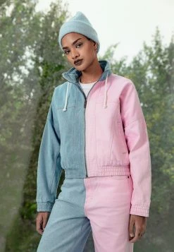 Top 10 ✔️ Karl Kani ORIGINALS BLOCK JACKET - 🌟 Jeansjacke - Rose/blue, Damen 🎉 -Karl Kani Verkäufe 1a8a7839d0514e1e9391f9fcf2e5a710