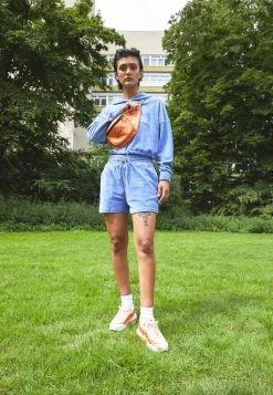 Angebote 🌟 Karl Kani SIGNATURE - Shorts - Blue, Damen 🎁 -Karl Kani Verkäufe 1c9028501bfa4badb96ee3b44ed18707