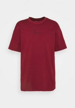 Billig 🤩 Karl Kani SIGNATURE ESSENTIAL TEE UNISEX - T-Shirt Basic - Dark Red ⭐ 8 Billig 🤩 Karl Kani SIGNATURE ESSENTIAL TEE UNISEX - T-Shirt Basic - Dark Red ⭐ -Karl Kani Verkäufe 1f86b4925d3e4b2f942d767fda5c0da0