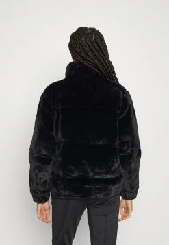 Rabatt 🤩 Karl Kani RETRO PUFFER JACKET - Winterjacke - Black, Damen 👏 8 Rabatt 🤩 Karl Kani RETRO PUFFER JACKET - Winterjacke - Black, Damen 👏 -Karl Kani Verkäufe 21bc56eedb354ca7ae0b068821e2ef84