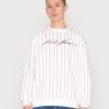 Coupon 😍 Karl Kani UNISEX AUTOGRAPH PINSTRIPE CREW - Sweatshirt - Red 🧨 -Karl Kani Verkäufe 23986d9d31eb4509b4ddbc7461941ad2