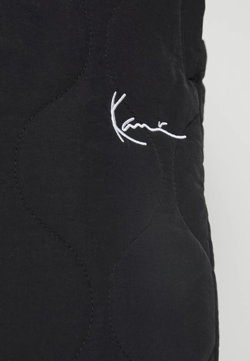 Brandneu 😍 Karl Kani SMALL SIGNATURE QUILTED PANTS UNISEX - Stoffhose - Black 😀 6 Brandneu 😍 Karl Kani SMALL SIGNATURE QUILTED PANTS UNISEX - Stoffhose - Black 😀 – Bild 6
