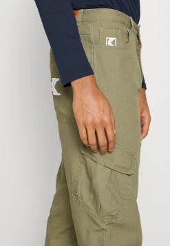 Rabatt 😉 Karl Kani RETRO WASHED PANTS - Cargohose - Dark Green, Herren ✔️ -Karl Kani Verkäufe 2f7e8125838d45468689666e7f55ff0e