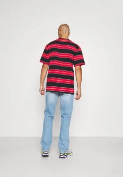 Am billigsten 🥰 Karl Kani ORIGINALS STRIPE TEE UNISEX - T-Shirt Print - Red/black/green ❤️ -Karl Kani Verkäufe 3001b7a9d2454a6bba92afa109e2114c