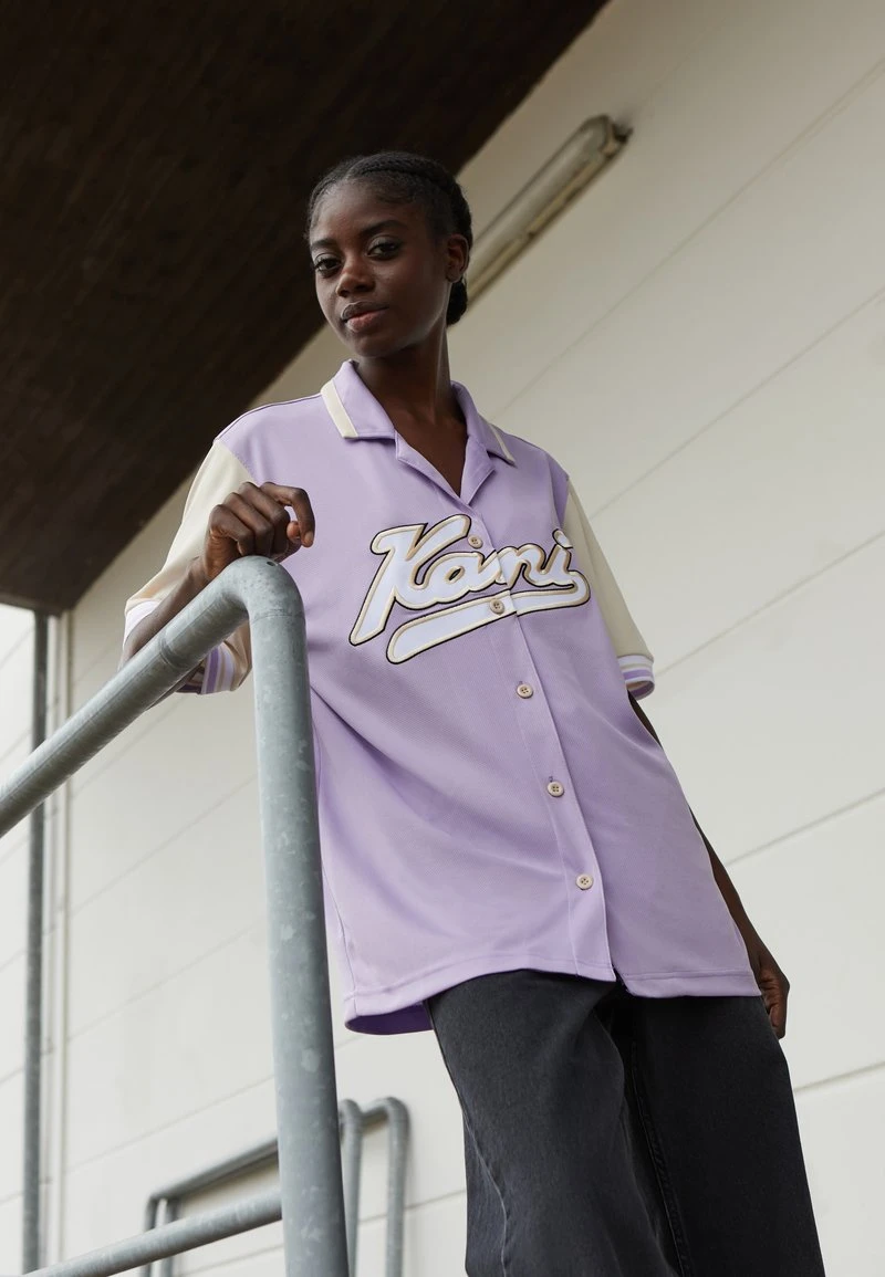 Bester Verkauf ✔️ Karl Kani VARSITY BLOCK ⚾ BASEBALL - T-Shirt Print - Purple, Damen ❤️ 1 Bester Verkauf ✔️ Karl Kani VARSITY BLOCK ⚾ BASEBALL - T-Shirt Print - Purple, Damen ❤️