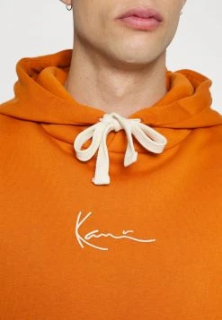 Coupon 🛒 Karl Kani SMALL SIGNATURE HOODIE UNISEX - Sweatshirt - Cognac 🔔 -Karl Kani Verkäufe 353ba0be5eb64bc9ac182cf4d69a104c