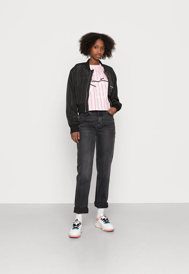 Bester Verkauf 💯 Karl Kani SIGNATURE CROP TEE - T-Shirt Print - Rose, Damen ✨ 2 Bester Verkauf 💯 Karl Kani SIGNATURE CROP TEE - T-Shirt Print - Rose, Damen ✨ – Bild 2