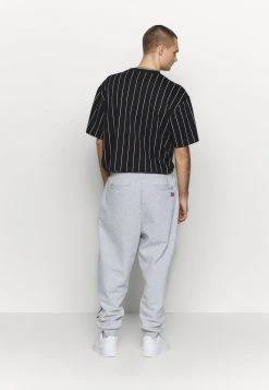 Bestpreis 😀 Karl Kani SIGNATURE RETRO - Jogginghose - Grey/black, Herren 🔔 -Karl Kani Verkäufe 3ce4ca843523431da8e5dd7e9e75cffd