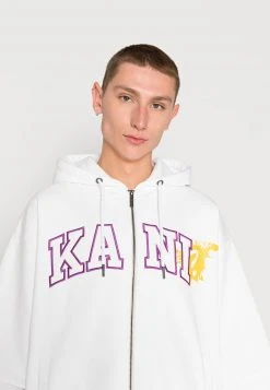 Top 10 ⌛ Karl Kani SERIF ZIP HOODIE UNISEX - Sweatjacke - White 🤩 9 Top 10 ⌛ Karl Kani SERIF ZIP HOODIE UNISEX - Sweatjacke - White 🤩 -Karl Kani Verkäufe 3ee91504623048c68c655cd154d4a9b1