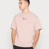 Beste Bewertungen von ❤️ Karl Kani SMALL SIGNATURE WASHED TEE - T-Shirt Basic - Rose, Unisex ⌛ -Karl Kani Verkäufe 40418ffb0bc3419380112a09c4b2f2c9