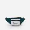 Beste Bewertungen von 🌟 Karl Kani SIGNATURE TAPE WAIST BAG - Gürteltasche - Green/white, Herren 🔥 -Karl Kani Verkäufe 42c2372b1e98468ab453dc097a941ba4
