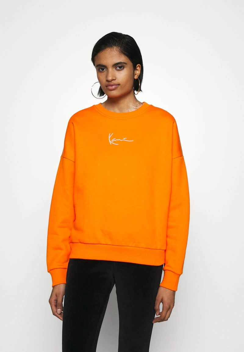 Bestes Angebot 🎁 Karl Kani SMALL SIGNATURE CREW - Sweatshirt - Orange, Damen ✨ 1 Bestes Angebot 🎁 Karl Kani SMALL SIGNATURE CREW - Sweatshirt - Orange, Damen ✨