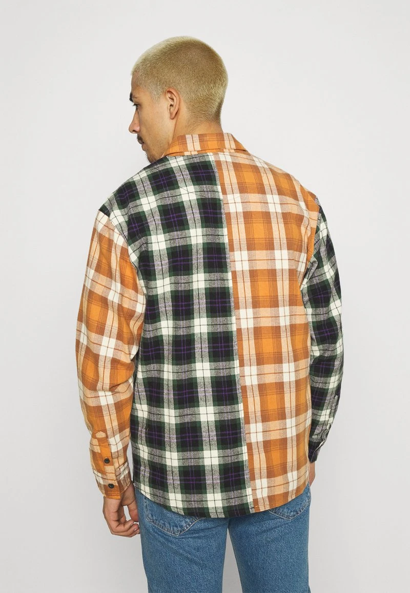 Budget 🛒 Karl Kani SMALL SIGNATURE BLOCK UNISEX - Hemd - Black ✔️ 3 Budget 🛒 Karl Kani SMALL SIGNATURE BLOCK UNISEX - Hemd - Black ✔️ – Bild 3