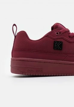 Am billigsten ❤️ Karl Kani BOX - 🎁 Sneaker Low - Merlot/black, Herren 👏 -Karl Kani Verkäufe 4cc12fa633b742d4926d125f15bc8c11