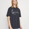 Am billigsten 👏 Karl Kani UNISEX SIGNATURE LOGO PINSTRIPE TEE - T-Shirt Print - Navy 😍 10 Am billigsten 👏 Karl Kani UNISEX SIGNATURE LOGO PINSTRIPE TEE - T-Shirt Print - Navy 😍 -Karl Kani Verkäufe 50a6e64e151c402391d9364bb6f8b89a