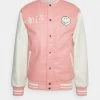 Brandneu ❤️ KARL KANI X SMILEY® BLOCK SCRIBBLE COLLEGE JACKET UNISEX - Kunstlederjacke - Rose 👍