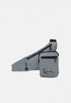 Budget 🌟 Karl Kani SIGNATURE REFLECTIVE CROSSBODY BAG - Umhängetasche - Silver, Unisex 😍