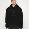 Bestes Angebot ⌛ Karl Kani SMALL SIGNATURE TEDDY HOODIE UNISEX - Kapuzenpullover - Black ✔️ -Karl Kani Verkäufe 5f57f6a3d2c34f0d94043a1dd88a99c0