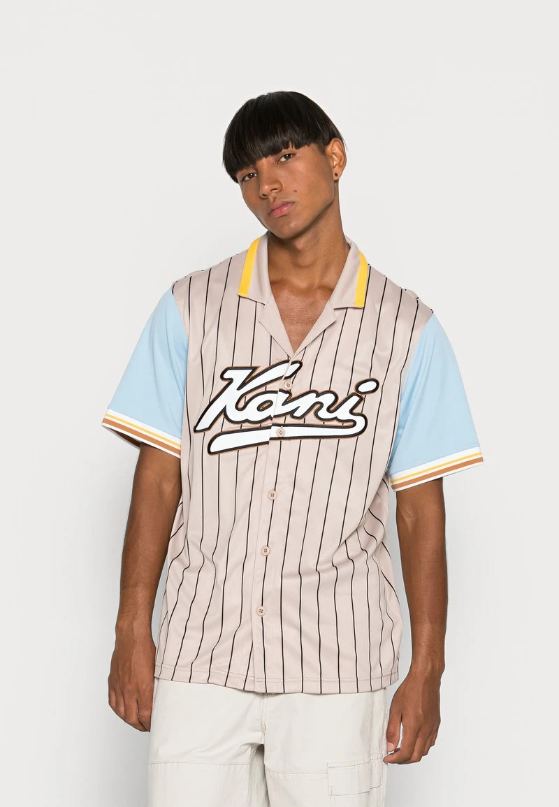 Besorgen 👍 Karl Kani VARSITY ⚾ BASEBALL SHIRT UNISEX - Hemd - Light Sand 😍 1 Besorgen 👍 Karl Kani VARSITY ⚾ BASEBALL SHIRT UNISEX - Hemd - Light Sand 😍