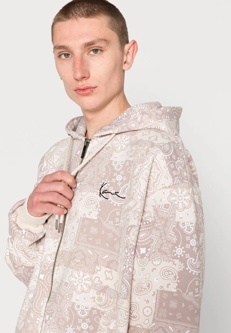 Budget 🛒 Karl Kani CHEST SIGNATURE ZIP OS HOODIE UNISEX - Sweatjacke - Sand 👍 5 Budget 🛒 Karl Kani CHEST SIGNATURE ZIP OS HOODIE UNISEX - Sweatjacke - Sand 👍 – Bild 5