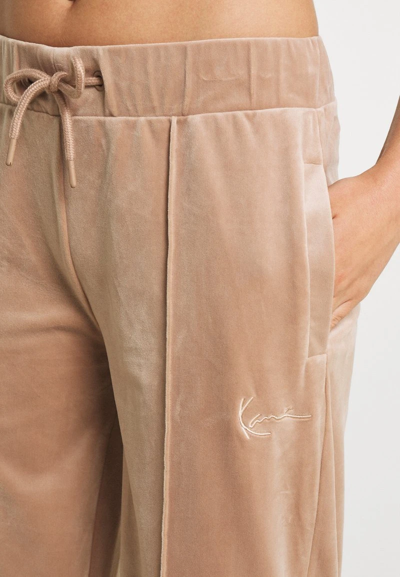 Schlussverkauf 🎉 Karl Kani SMALL SIGNATURE - Jogginghose - Dark Sand, Damen 🌟 5 Schlussverkauf 🎉 Karl Kani SMALL SIGNATURE - Jogginghose - Dark Sand, Damen 🌟 – Bild 5