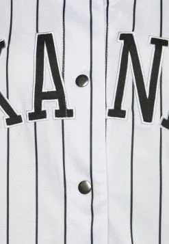 Rabatt 🧨 Karl Kani COLLEGE ⚾ BASEBALL 🥰 DRESS - Freizeitkleid - White, Damen ⌛ 5 Rabatt 🧨 Karl Kani COLLEGE ⚾ BASEBALL 🥰 DRESS - Freizeitkleid - White, Damen ⌛ -Karl Kani Verkäufe 710aa7f3531e430390d5544da685450f