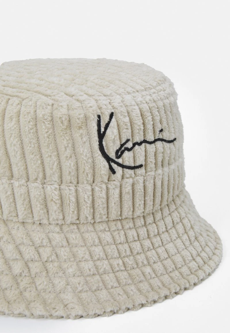 Aktion 😀 Karl Kani SIGNATURE FUZZY BUCKET HAT UNISEX - Hut - Sand 👍 3 Aktion 😀 Karl Kani SIGNATURE FUZZY BUCKET HAT UNISEX - Hut - Sand 👍 – Bild 3