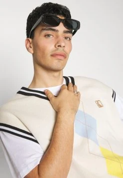 Bestes Angebot 😀 Karl Kani VEST UNISEX - Strickpullover - Cream 🌟 15 Bestes Angebot 😀 Karl Kani VEST UNISEX - Strickpullover - Cream 🌟 -Karl Kani Verkäufe 7c46fd3fa74c4b71bd87653d4a95088c