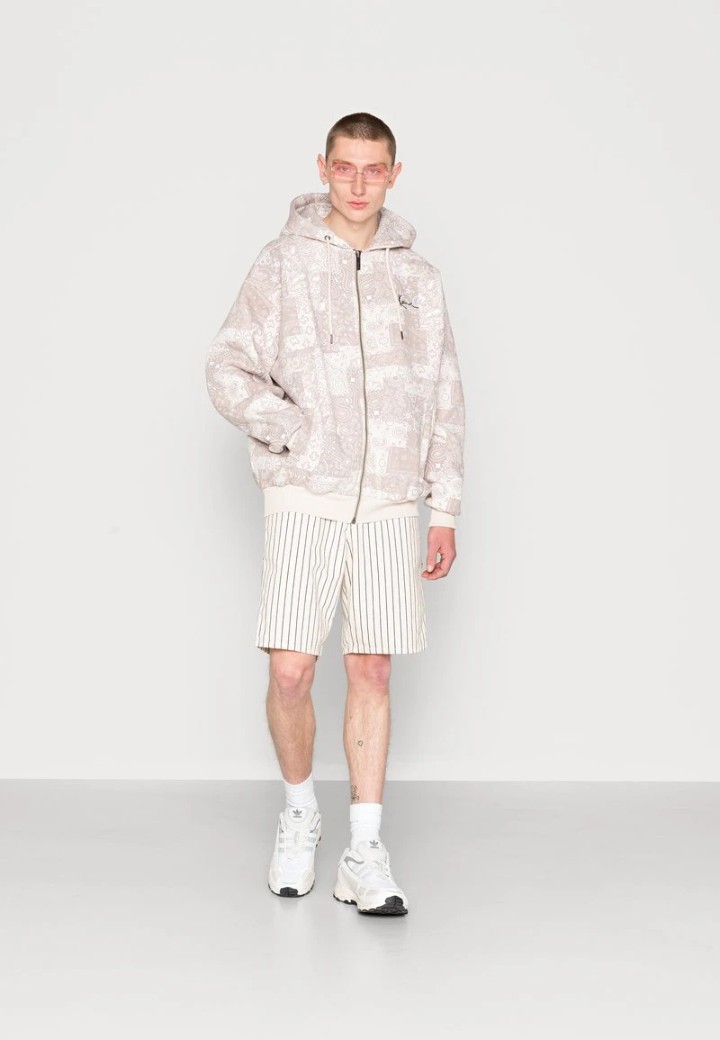 Budget 🛒 Karl Kani CHEST SIGNATURE ZIP OS HOODIE UNISEX - Sweatjacke - Sand 👍 2 Budget 🛒 Karl Kani CHEST SIGNATURE ZIP OS HOODIE UNISEX - Sweatjacke - Sand 👍 – Bild 2