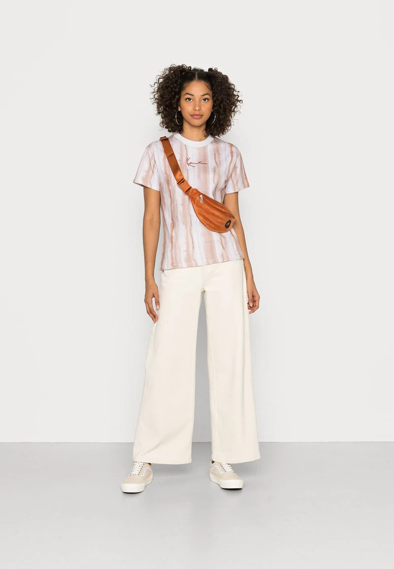 Bester Verkauf ⌛ Karl Kani SMALL SIGANTURE TIE DYE STRIPE TEE - T-Shirt Print - Sand, Damen 🔔 2 Bester Verkauf ⌛ Karl Kani SMALL SIGANTURE TIE DYE STRIPE TEE - T-Shirt Print - Sand, Damen 🔔 – Bild 2