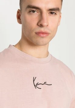 Beste Bewertungen von ❤️ Karl Kani SMALL SIGNATURE WASHED TEE - T-Shirt Basic - Rose, Unisex ⌛ -Karl Kani Verkäufe 84f82e489868412aa892a24db8228f22