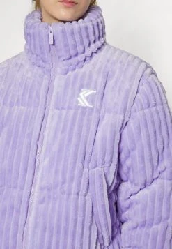 Beste Bewertungen von ⭐ Karl Kani FUZZY PUFFER JACKET - Winterjacke - Lilac, Damen 😍 -Karl Kani Verkäufe 8b4c5eb1e4914c44a2b4d0ef4d1590e7