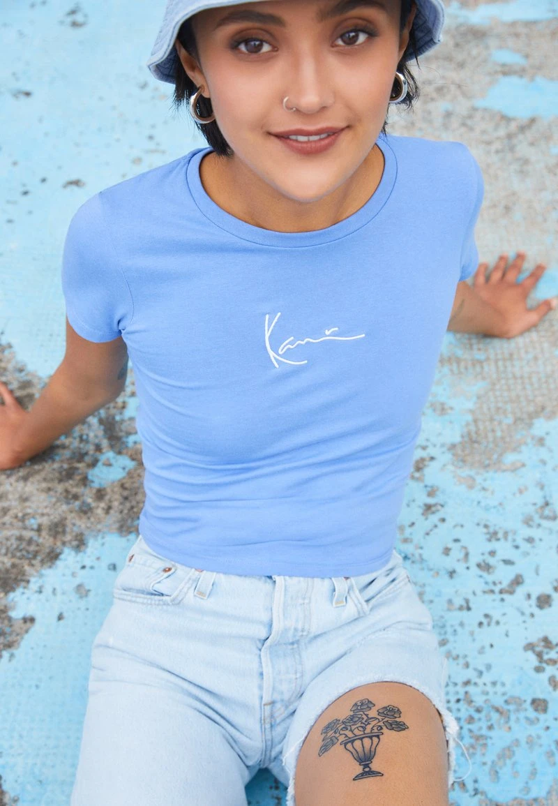 Rabatt 🌟 Karl Kani SIGNATURE - T-Shirt Print - Blue, Damen 😀 3 Rabatt 🌟 Karl Kani SIGNATURE - T-Shirt Print - Blue, Damen 😀 – Bild 3