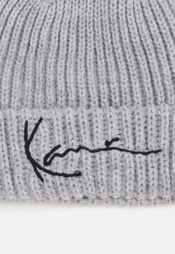 Rabatt ❤️ Karl Kani SIGNATURE FISHERMAN BEANIE UNISEX - Mütze - Grey ❤️ -Karl Kani Verkäufe 94e040e4ada64134a1b0fad54f2d0d6a