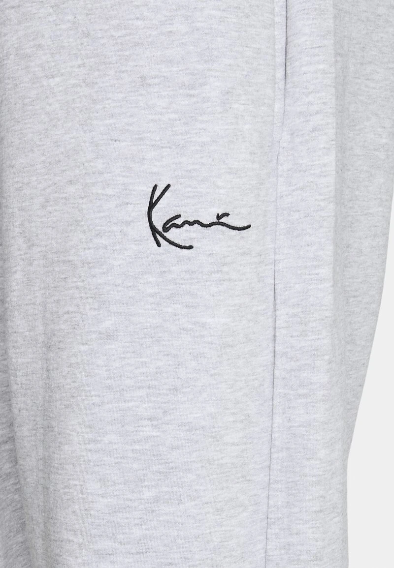 Neu 👏 Karl Kani SMALL SIGNATURE UNISEX - Jogginghose - Ash Grey 😍 3 Neu 👏 Karl Kani SMALL SIGNATURE UNISEX - Jogginghose - Ash Grey 😍 – Bild 3