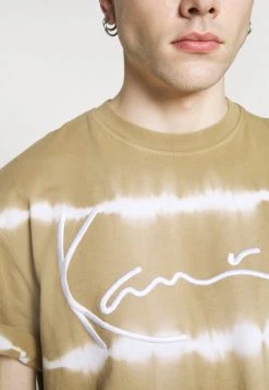 Besorgen 🧨 Karl Kani SIGNATURE TEE UNISEX - T-Shirt Print - Sand ⭐ -Karl Kani Verkäufe 973c88ab3a1446a781f83d5776ba6598