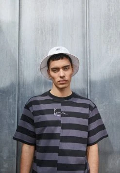 Rabatt 🤩 Karl Kani UNISEX SMALL SIGNATURE SPLIT STRIPE TEE - T-Shirt Print - Dark Grey ✨ -Karl Kani Verkäufe 98f3315ed0d64756978ad44eb6ddff2c