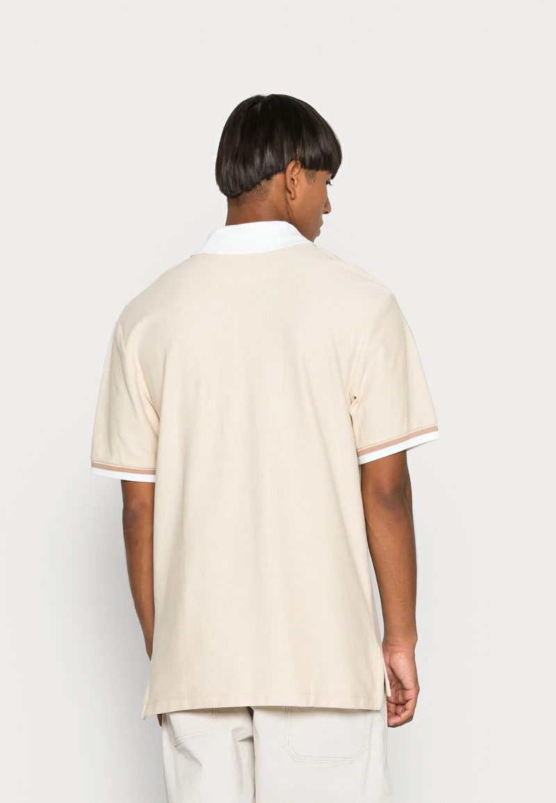 Brandneu 🛒 Karl Kani CHEST SIGNATURE STRIPE TEE UNISEX - Poloshirt - Cream ⌛ 3 Brandneu 🛒 Karl Kani CHEST SIGNATURE STRIPE TEE UNISEX - Poloshirt - Cream ⌛ – Bild 3