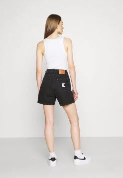 Angebote ✨ Karl Kani WASHED - Jeans Shorts - Black, Damen ✨ 8 Angebote ✨ Karl Kani WASHED - Jeans Shorts - Black, Damen ✨ -Karl Kani Verkäufe a517c736c9504c81a44b3b53d3cbc944