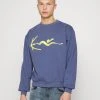 Großhandel ❤️ Karl Kani 3D SIGNATURE CREW UNISEX - Sweatshirt - Blue ✨ -Karl Kani Verkäufe a6b9ab6a59704da1a4fc4946e22f3bea