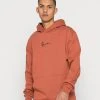 Aktion 🔥 Karl Kani SMALL SIGNATURE HOODIE RUST UNISEX - Kapuzenpullover - Rust ⭐ 11 Aktion 🔥 Karl Kani SMALL SIGNATURE HOODIE RUST UNISEX - Kapuzenpullover - Rust ⭐ -Karl Kani Verkäufe aaa1aba804634330a2770c6faa51b881