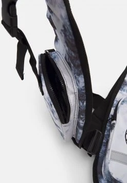 Brandneu ⭐ Karl Kani SIGNATURE TIE DYE UTILITY VEST BAG UNISEX - Gürteltasche - Black 🧨 -Karl Kani Verkäufe b2683c06d1424389a7254998643c9c50